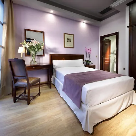 Exe Triunfo 4* Grenada