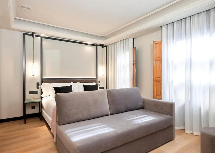 Boutique Luna Triunfo 4* Granada