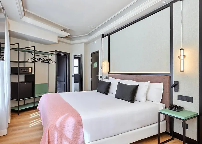 Boutique Luna Triunfo 4* Granada